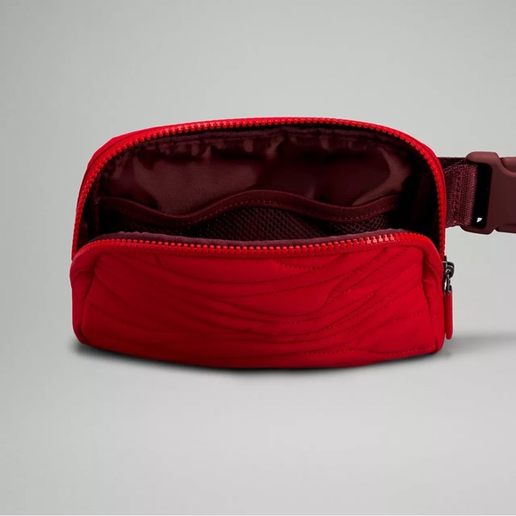 Lululemon Quilted Everywhere Belt Bag - Picture 5 of 9